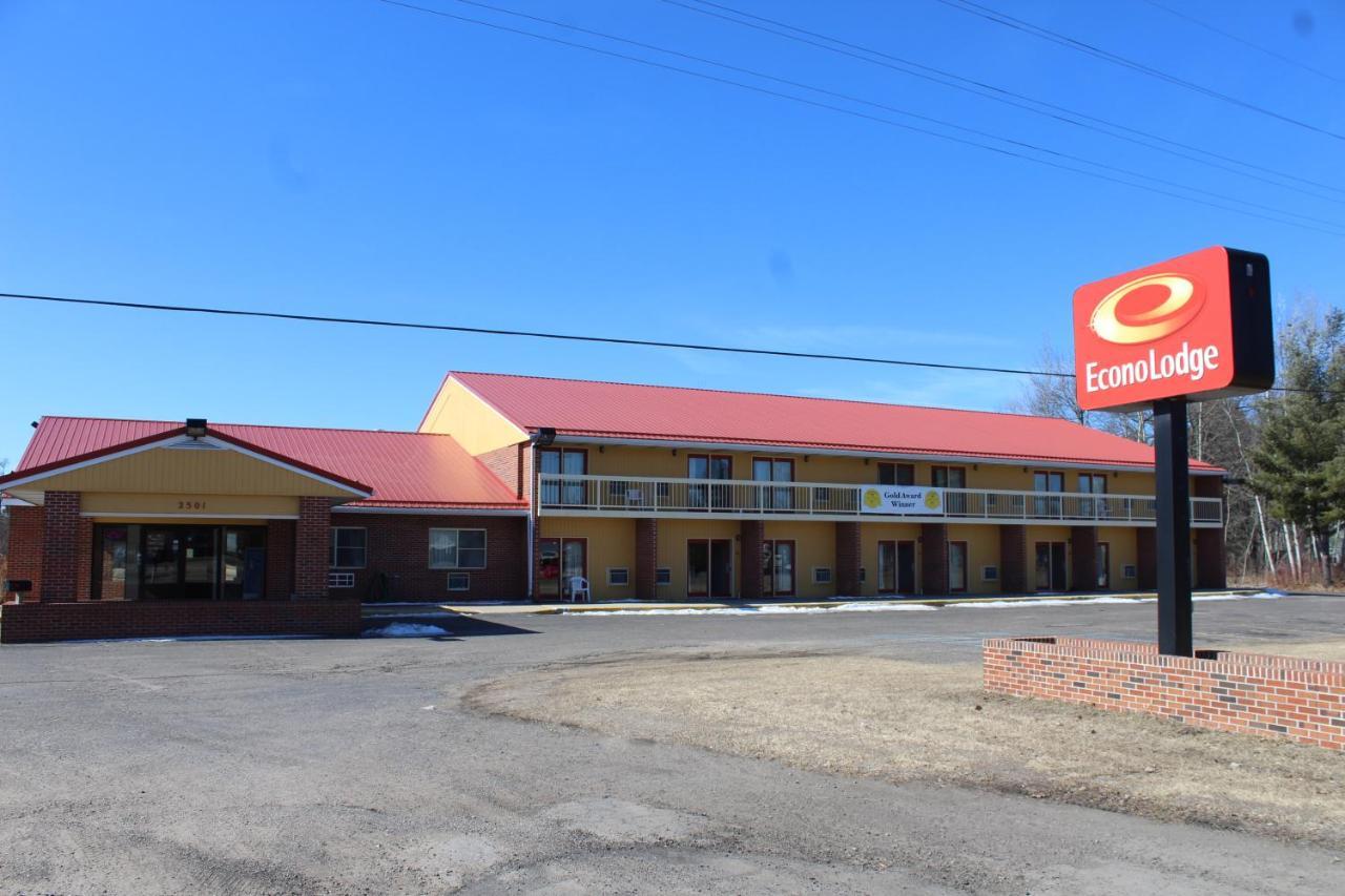 Econo Lodge Cadillac By Choice Екстериор снимка